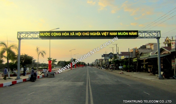 Cổng chào H.Vĩnh Hưng – Long An