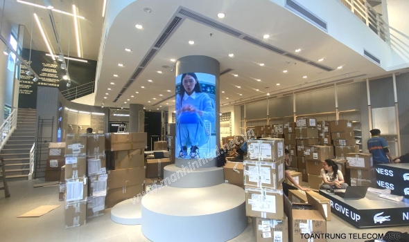 MÀN HÌNH LED CONG TRÒN - LACOSTE STORE